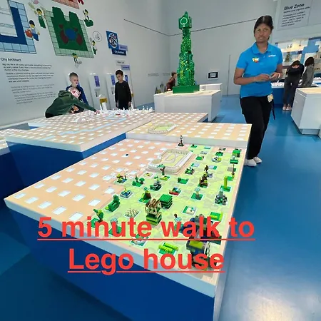 Apartment 5 Minute Walk To Lego House - Best Location-garden On Site-n18 *